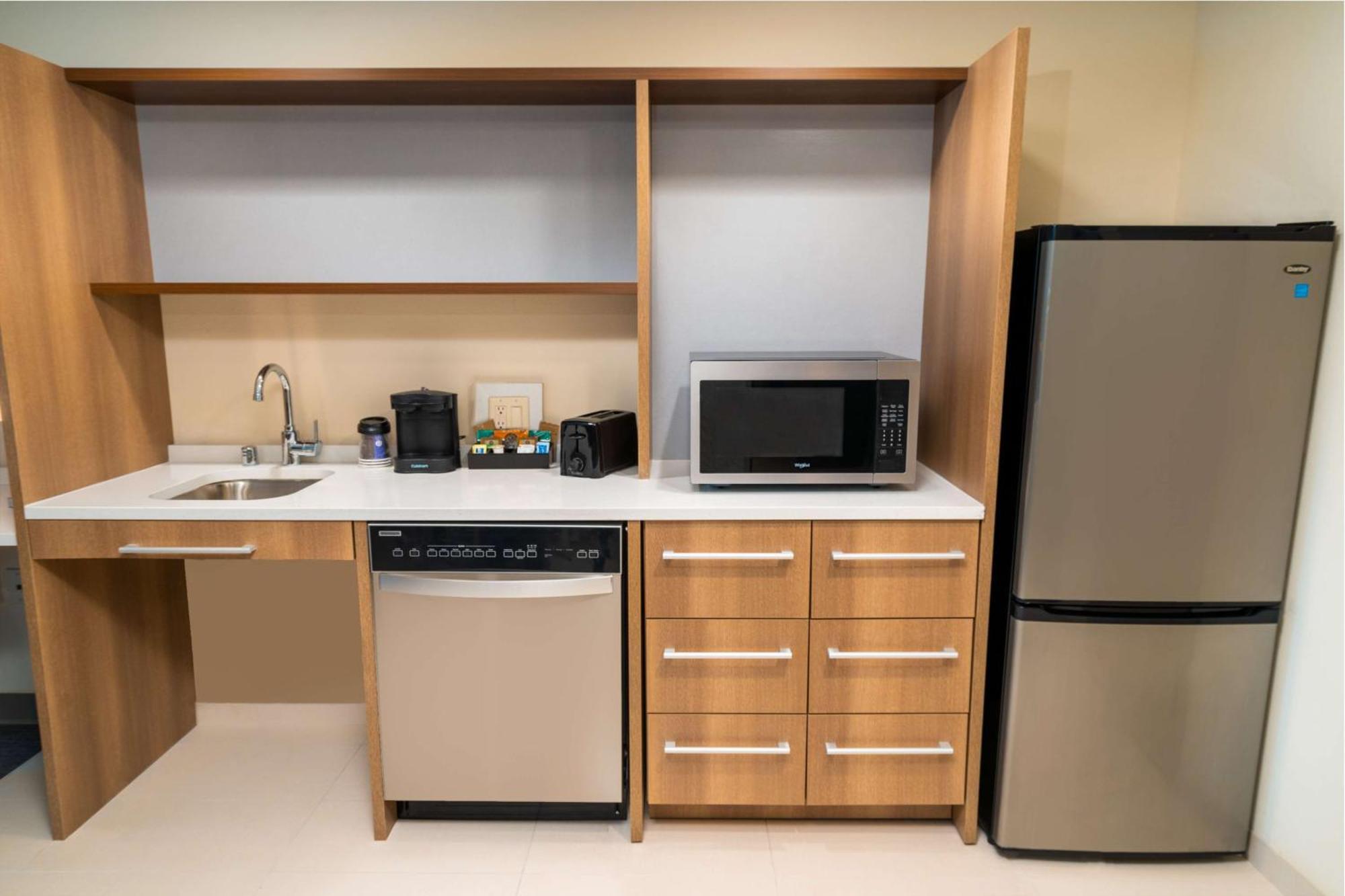 Home2 Suites Бейкерсфилд Экстерьер фото